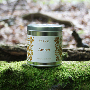 Part of the St. Eval Folk Collection, Amber is soft, warm and subtly honeyed with notes of almond and musk. A perfectly balanced sweeter candle - A sumptuous scent which conjures up Winter warmth, or perfect for cozy everyday relaxation.