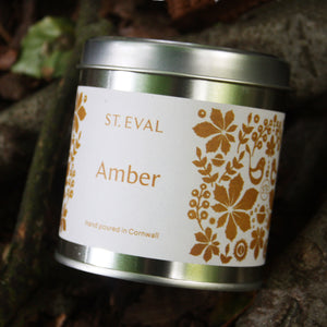 Part of the St. Eval Folk Collection, Amber is soft, warm and subtly honeyed with notes of almond and musk. A perfectly balanced sweeter candle - A sumptuous scent which conjures up Winter warmth, or perfect for cozy everyday relaxation.